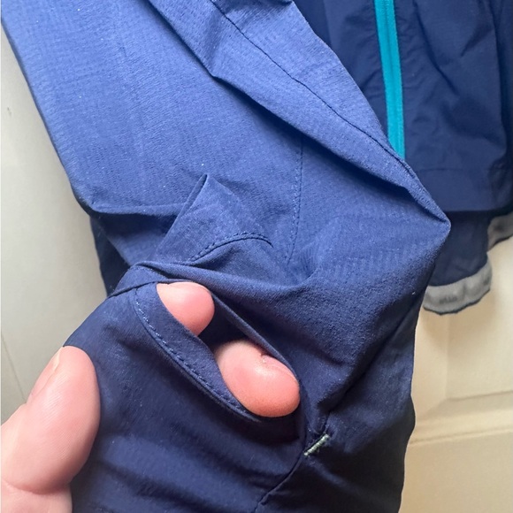 Stio Women’s L Second Light Zip-up Blue Jacket Packable Thumb Holes Back Pocket - Picture 3 of 8